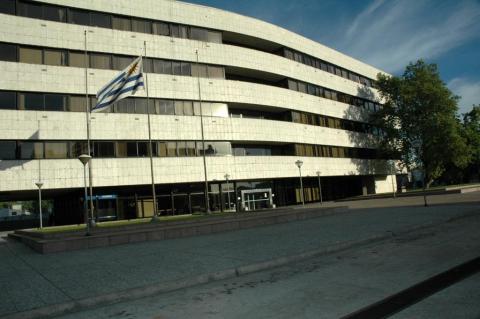 Edificio anexo del Palacio Legislativo Gral. Artigas