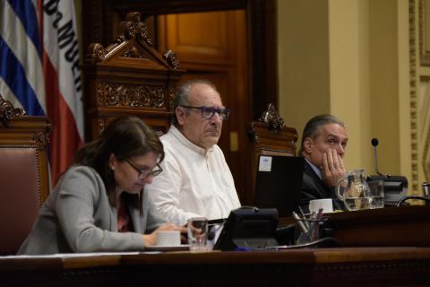 El vicepresidente Olmos presidiendo loa sesión en la cámara de representante